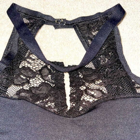✨3 FOR $18✨ MIX & MATCH…”Body Wrappers” Black Lace Crop Top, Ladies Size Small - Picture 2 of 4
